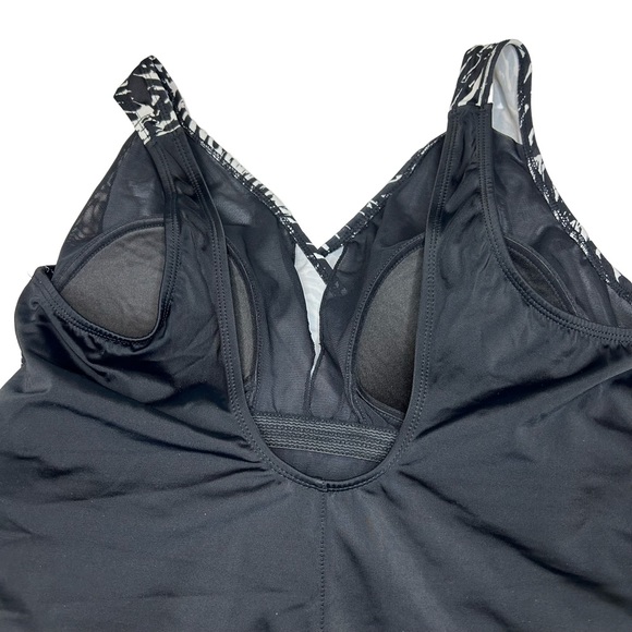Robbie Len Women’s One Piece Swimsuit Black and White Faux Wrap Size 16 - Picture 8 of 10
